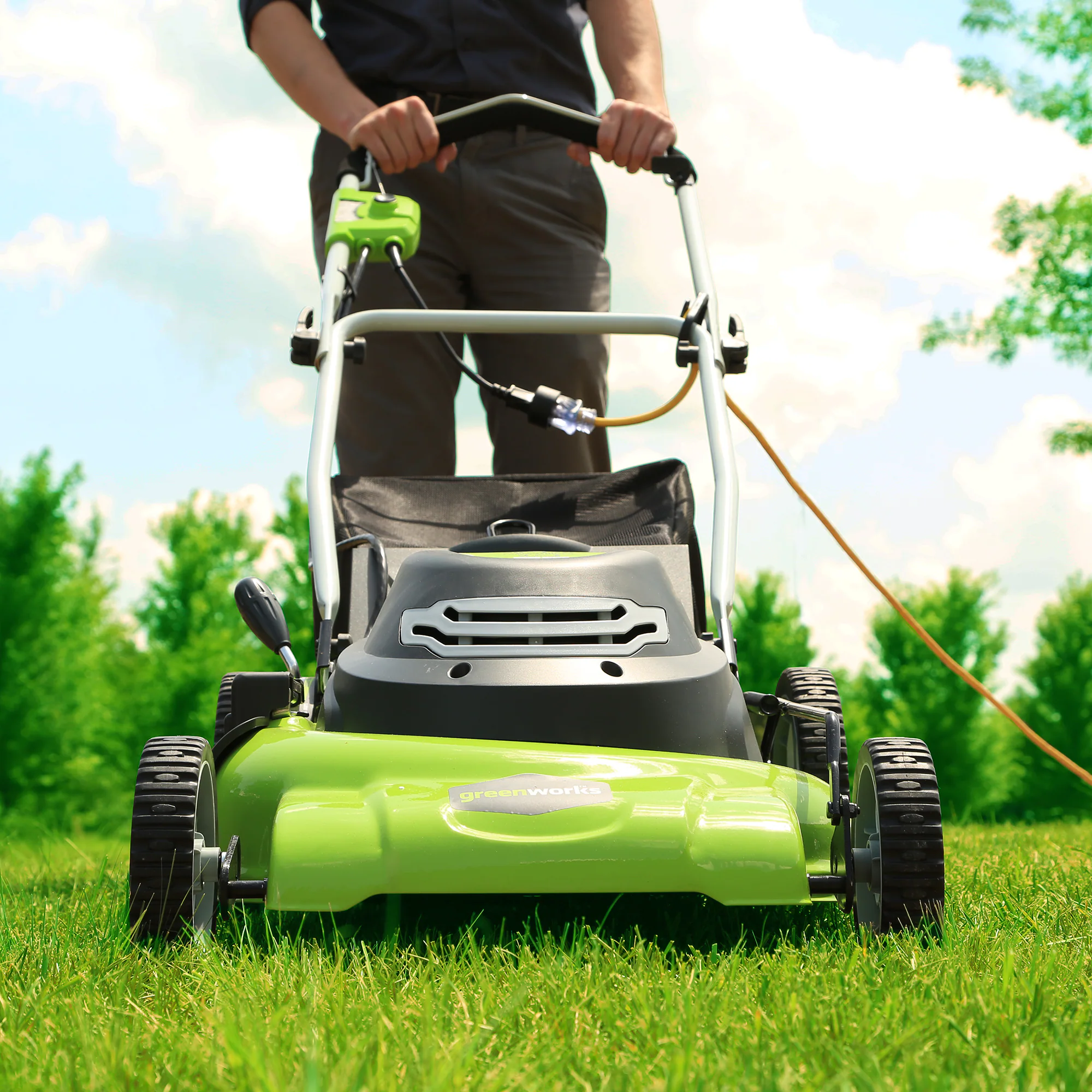 Best-Budget-Lawn-Mowers-||-luxurylivingspot.com